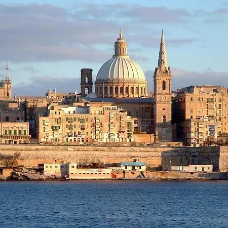 Marvellous With Valletta And Harbour Views Apartamento *