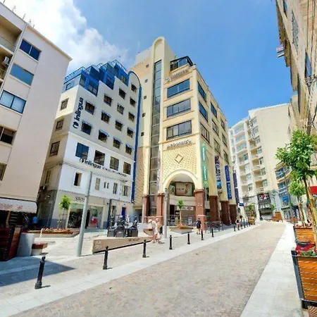 Marvellous With Valletta And Harbour Views Apartamento Sliema
